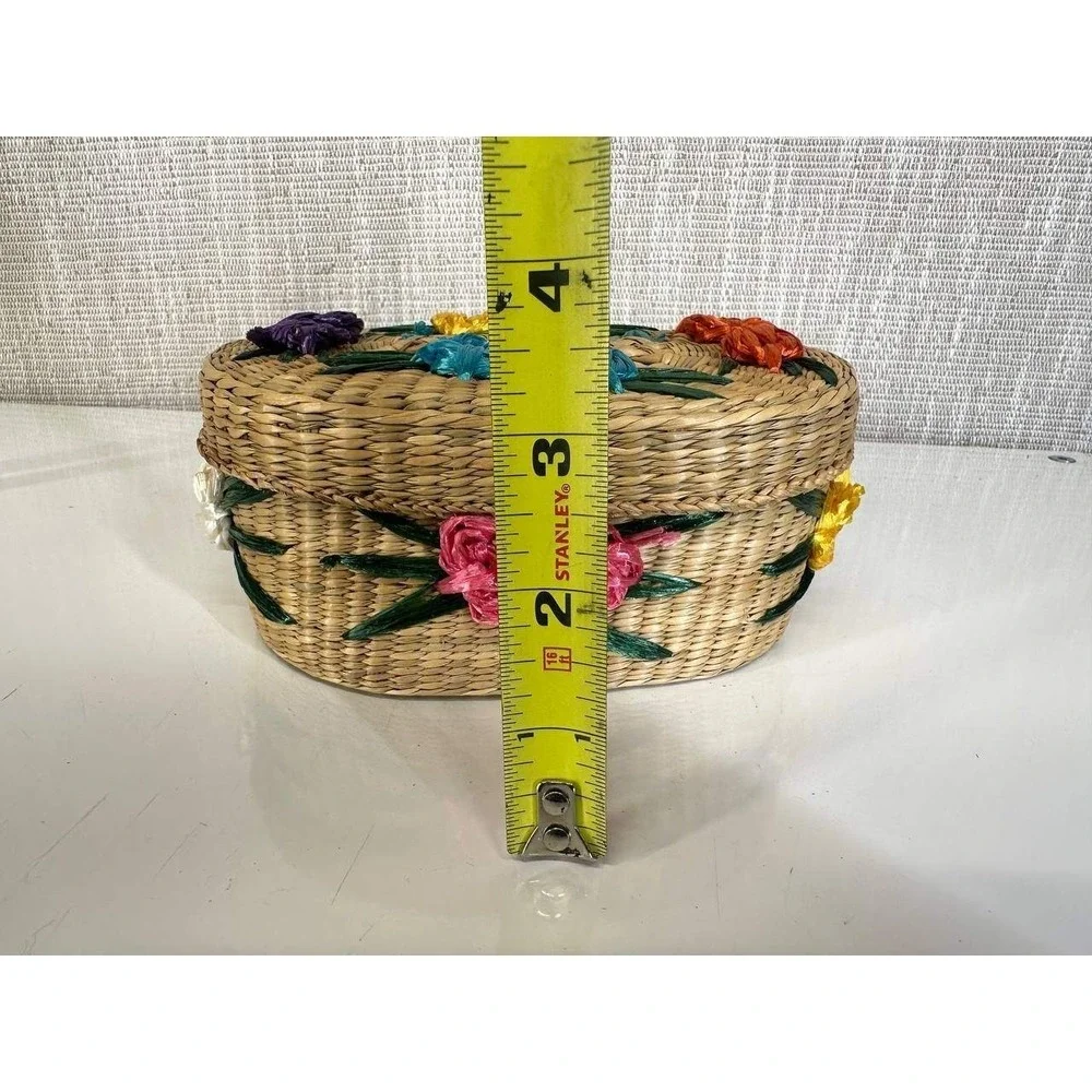 Vintage Nassau Bahamas Woven Straw Trinket Box Raffia Floral Embroidery 036(101)